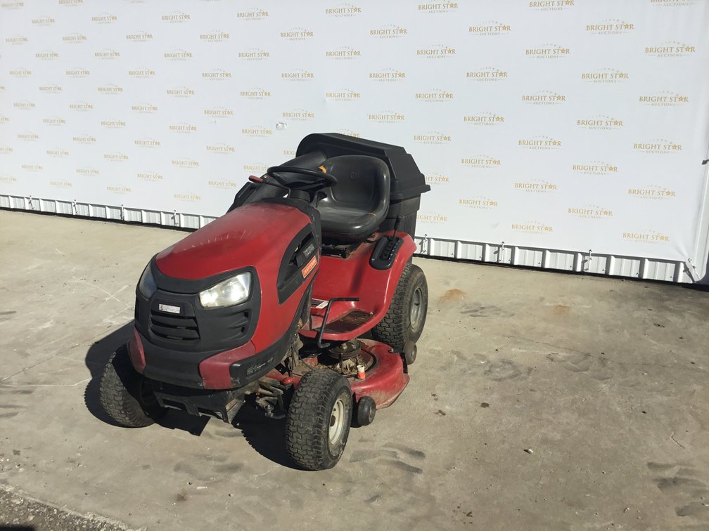 Craftsman YT 3000 Riding Lawn Mower with Rear Bagger