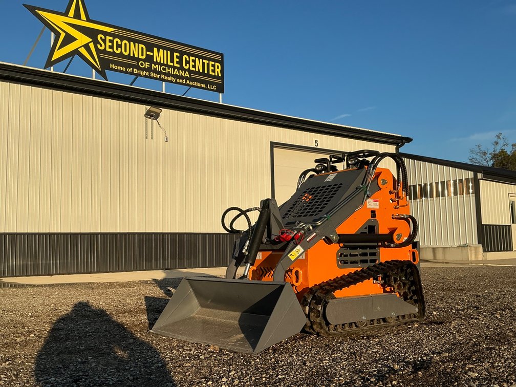 Unused Landhero Mini Skid Steer Loader - Middlebury, Indiana