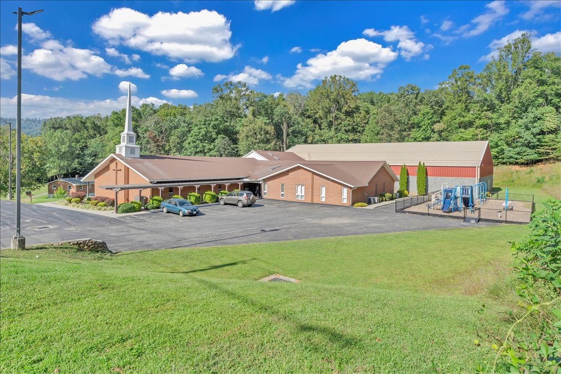 10 Whispering Creek Rd, Boones Mill, VA