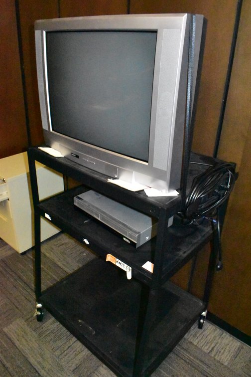 Toshiba TV, DVD/VHS Player, Cart