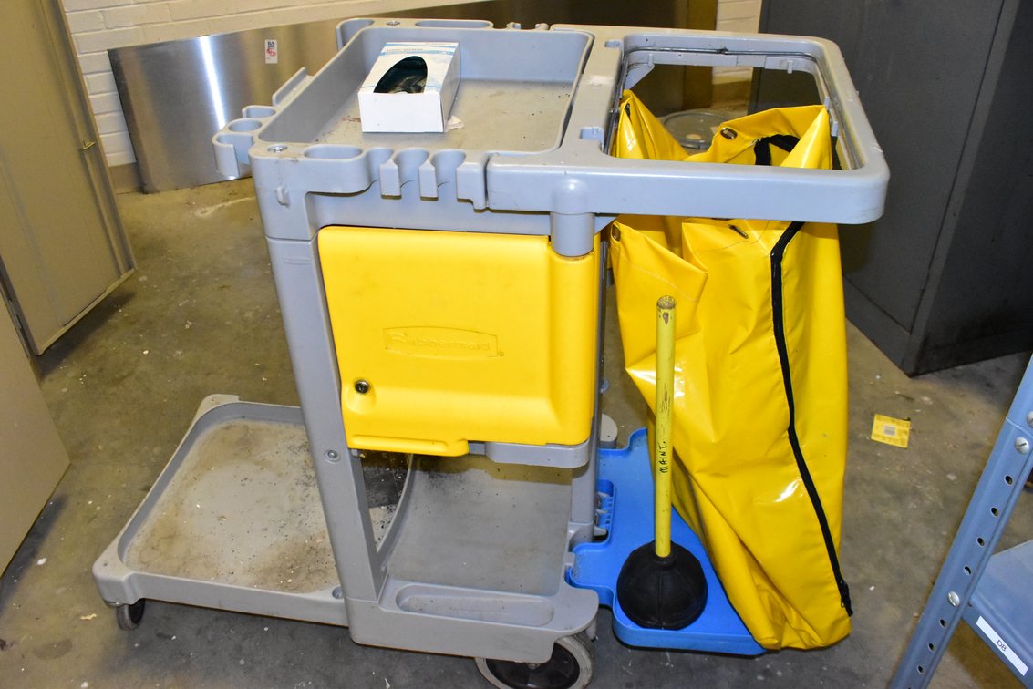 Rubbermaid Utility Cart