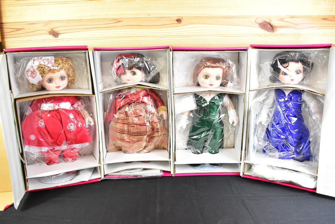 Marie Osmond “Adora Belle Holiday 2005”, “Adora Belle Holiday 2004”, “Adora Fashion Emerald” & “Fashion A Belle Sapphire” Dolls