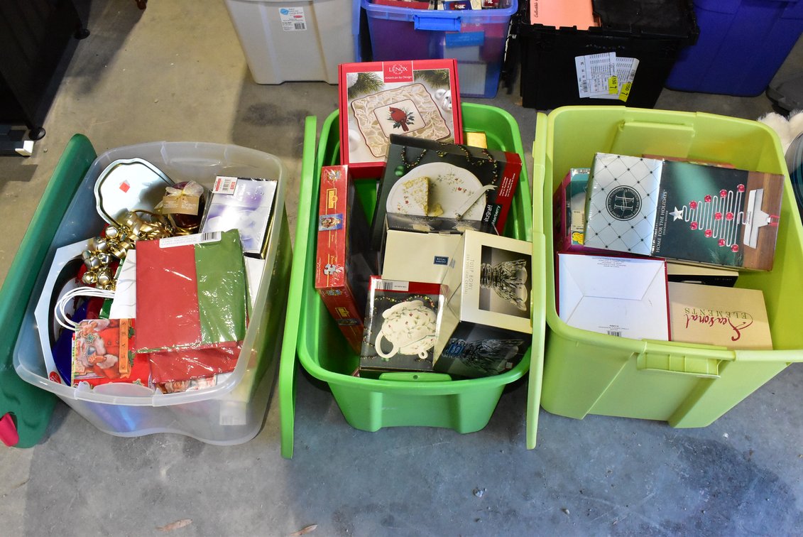 Assorted Christmas Decorations & Tableware