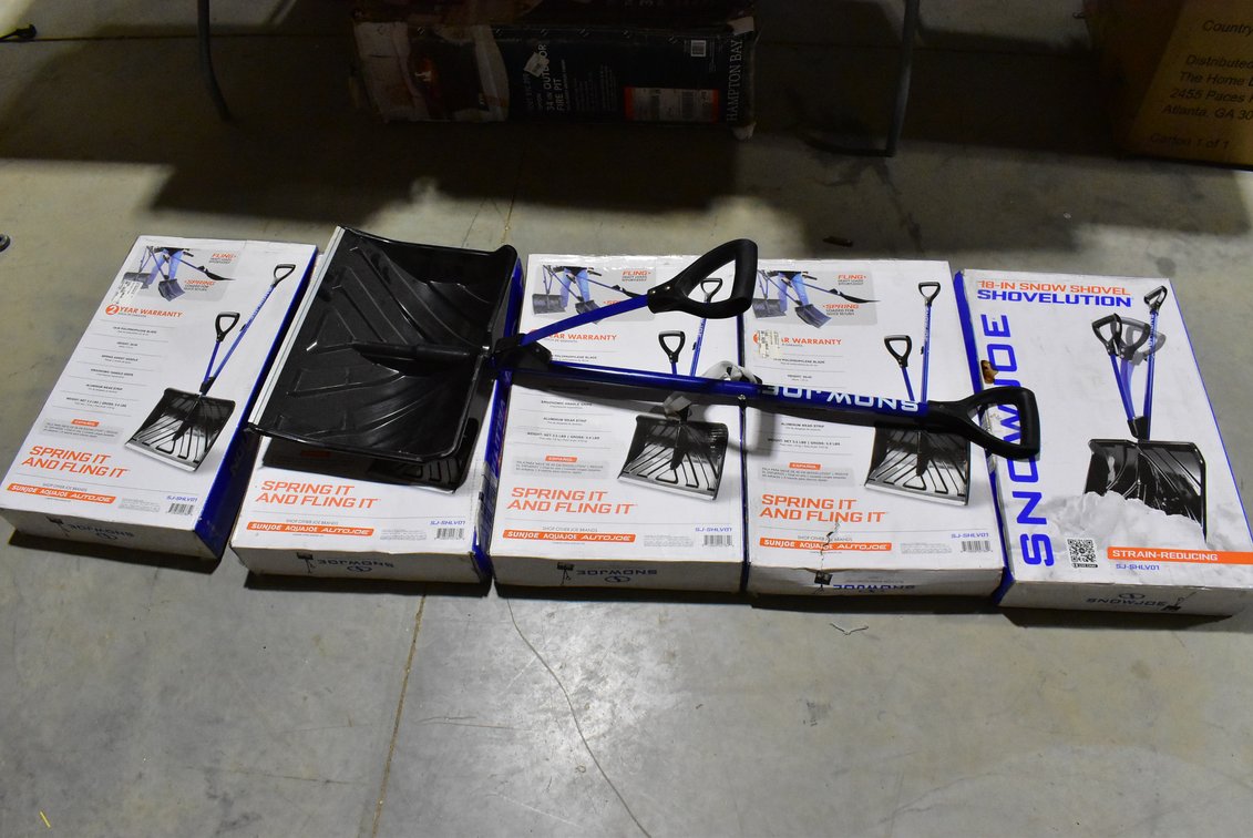 (5) SnowJoe 18” Snow Shovels