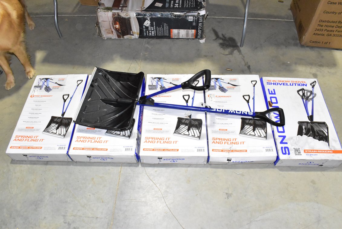 (5) SnowJoe 18” Snow Shovels