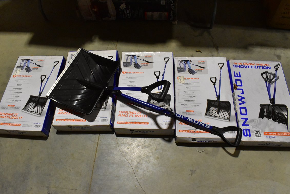 (5) SnowJoe 18” Snow Shovels
