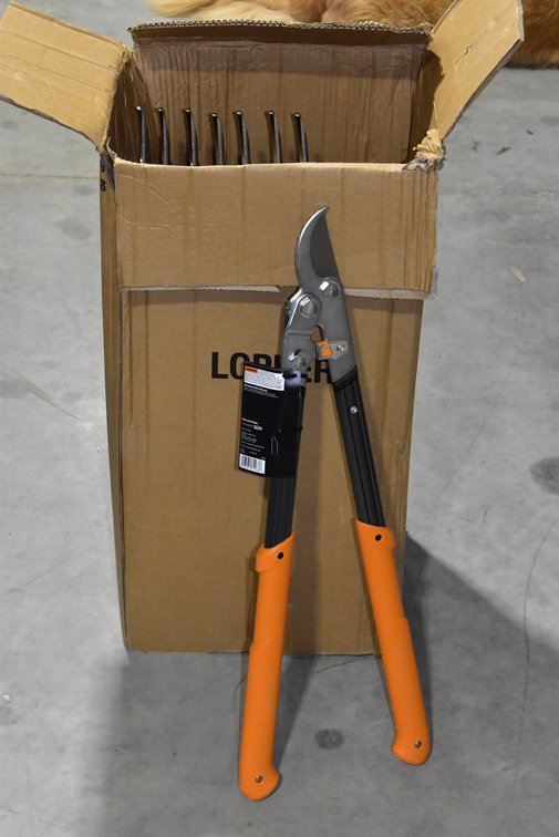 (8) Fiskars Pro Loppers