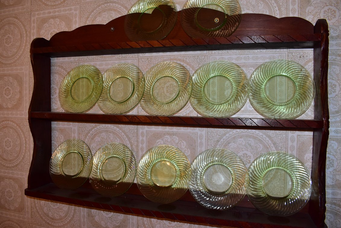 Green Uranium Depression Glass w/ Rack