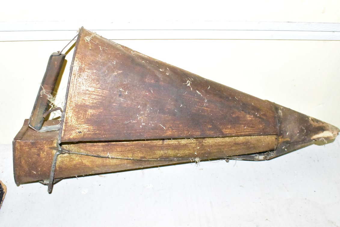 Vintage Tobacco Setter