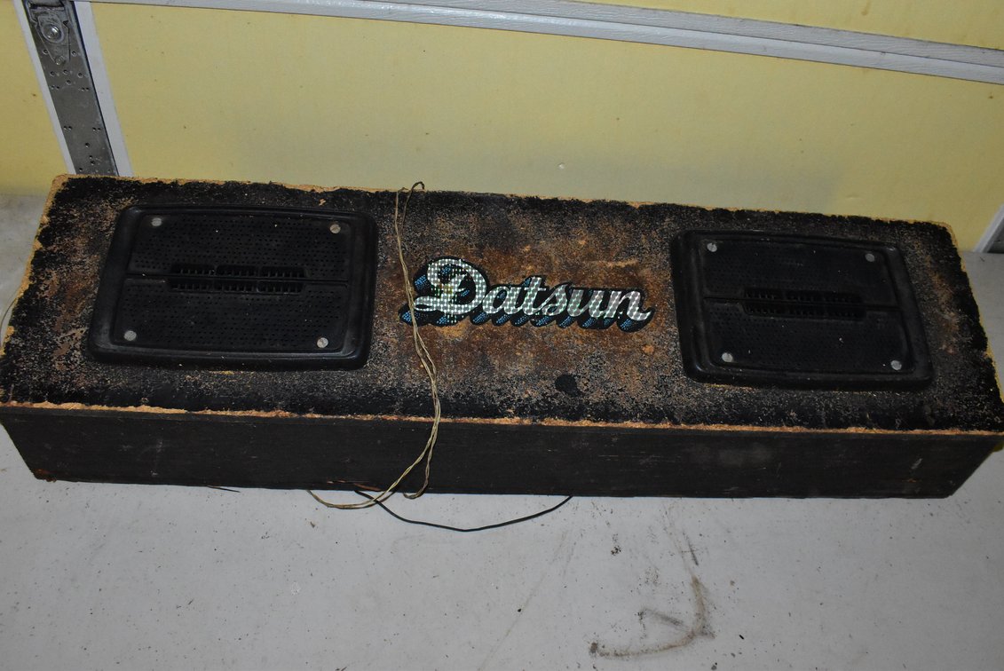 "Datsun" Auto Speaker