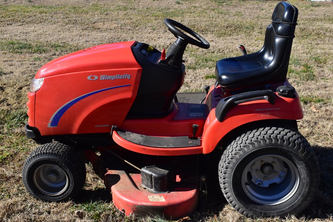 Simplicity Prestige Riding Lawn Mower - Hydrostatic Trans 52" Deck