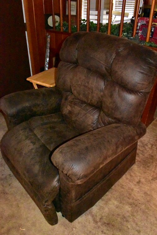 Golden Lift Recliner Chair - Microfiber Like New!