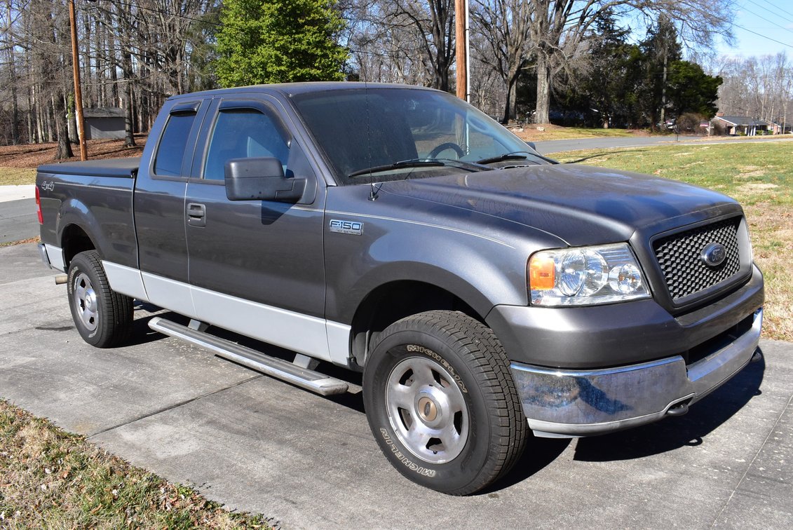 2005 Ford F-150 4x4 Truck **ONLY 32k Miles