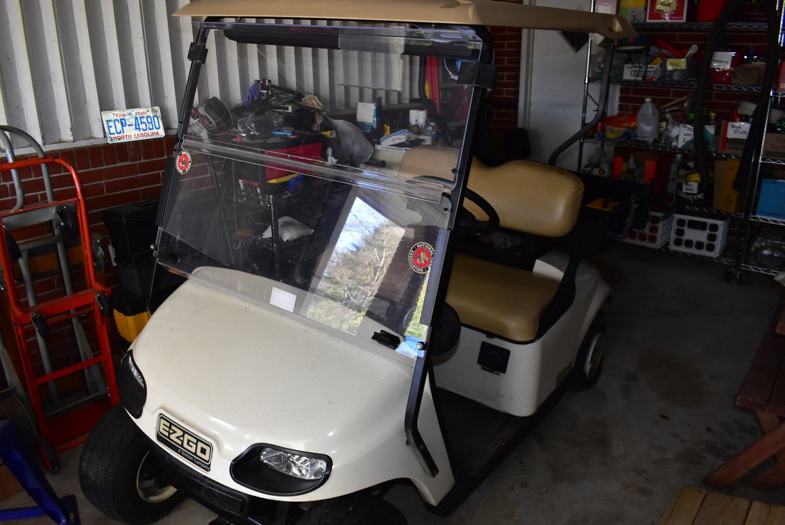 E-Z Go Golf Cart w/ Charger - Batteries 5-7 Years Old