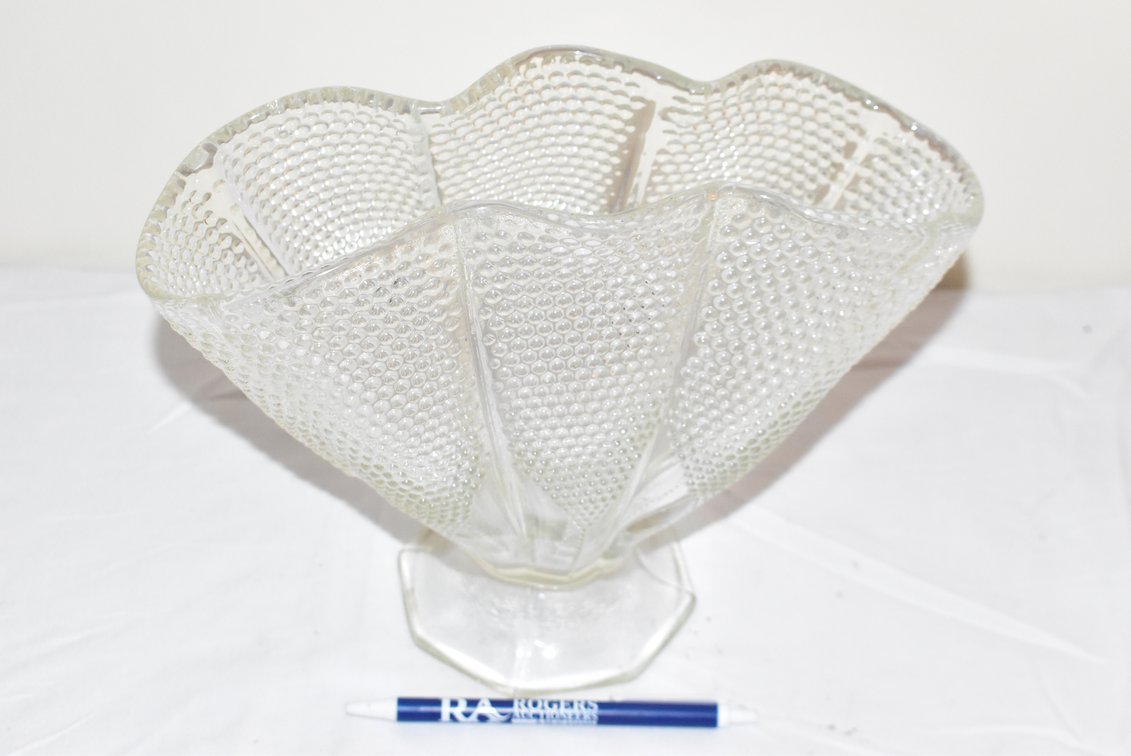 Vintage L.E. Smith Hobnail 1000 Eye Fan Vase