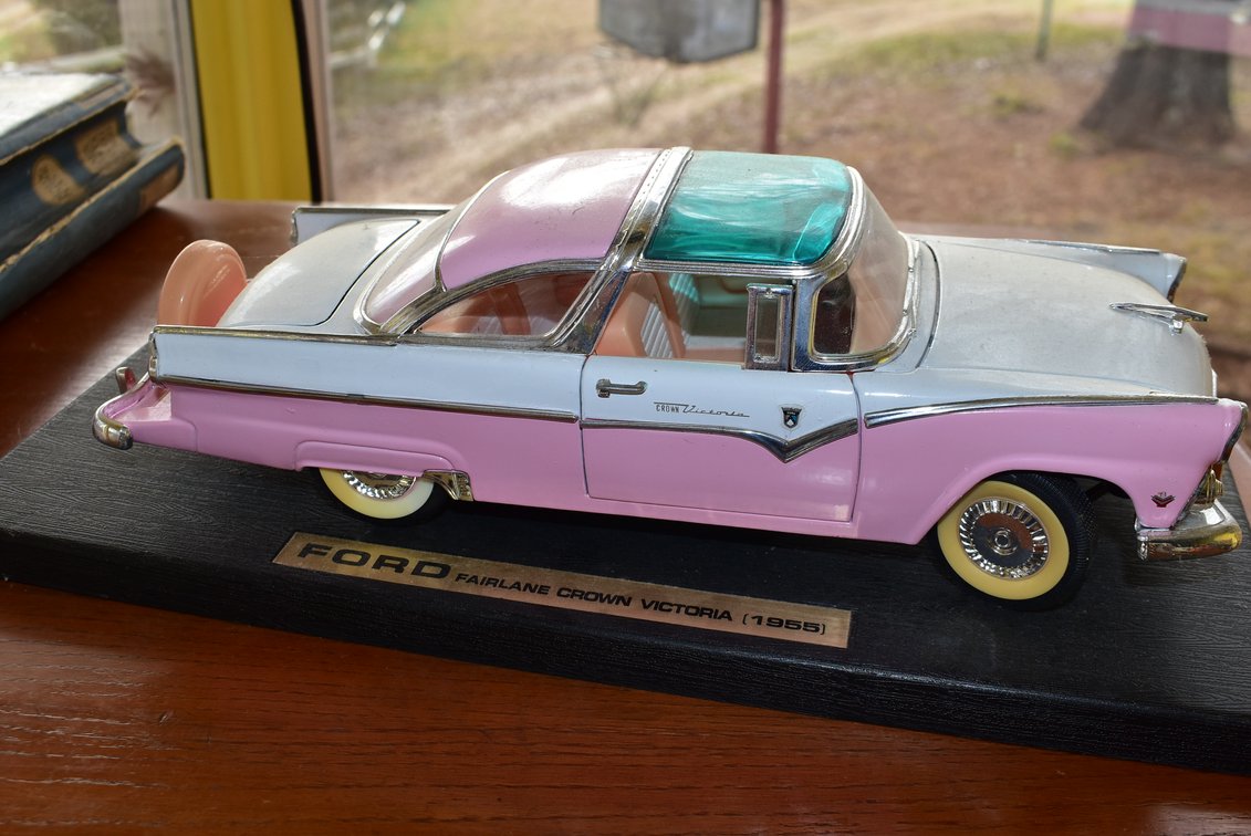 Model Ford Fairlane Crown Victoria 1955 Car