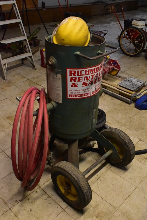 Blastmaster Abrasive Sand Blasting Machine