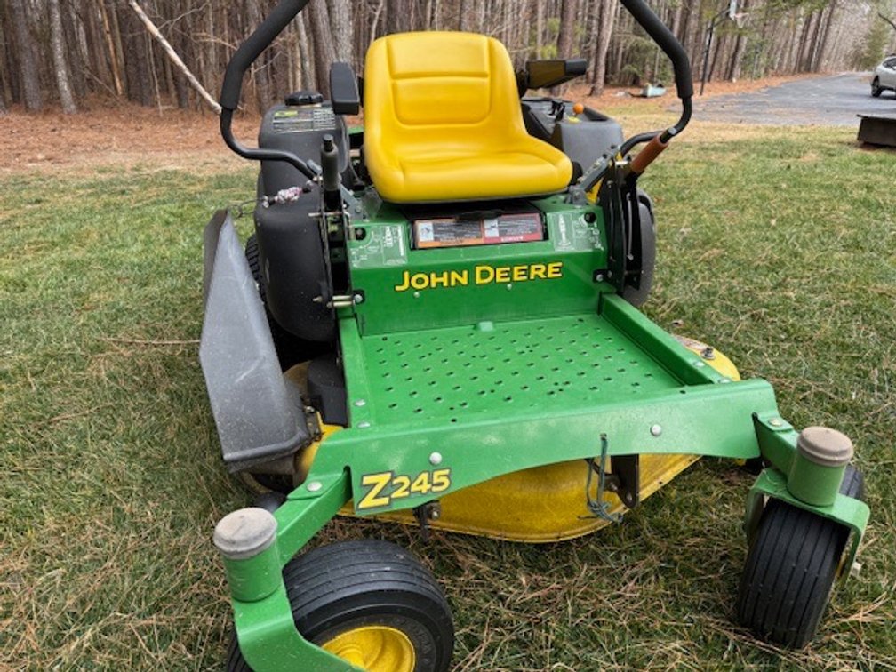 John Deere Z245 EZtrak Zero-Turn Riding Lawn Mower