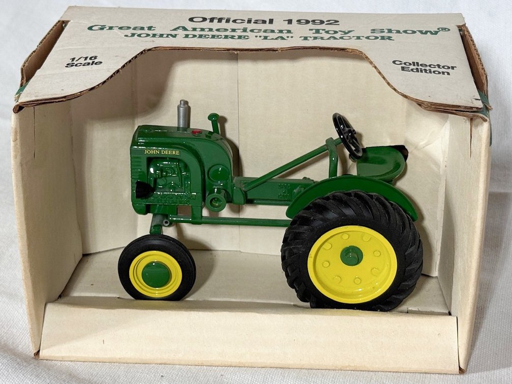 John Deere "LA" Tractror