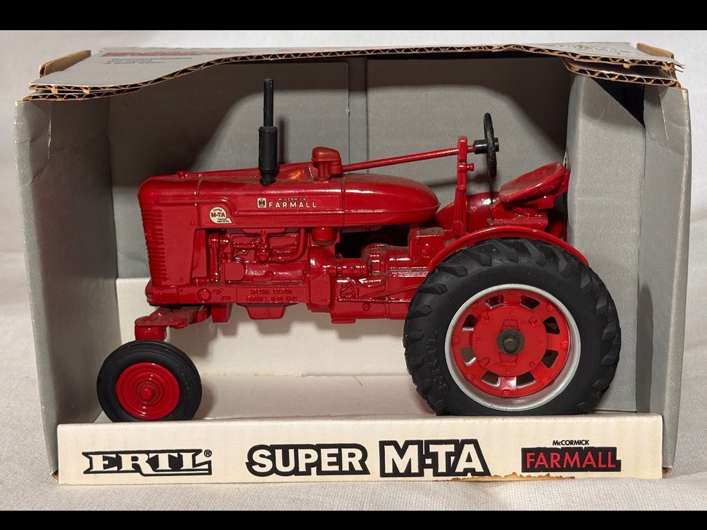 Farmall Super MTA