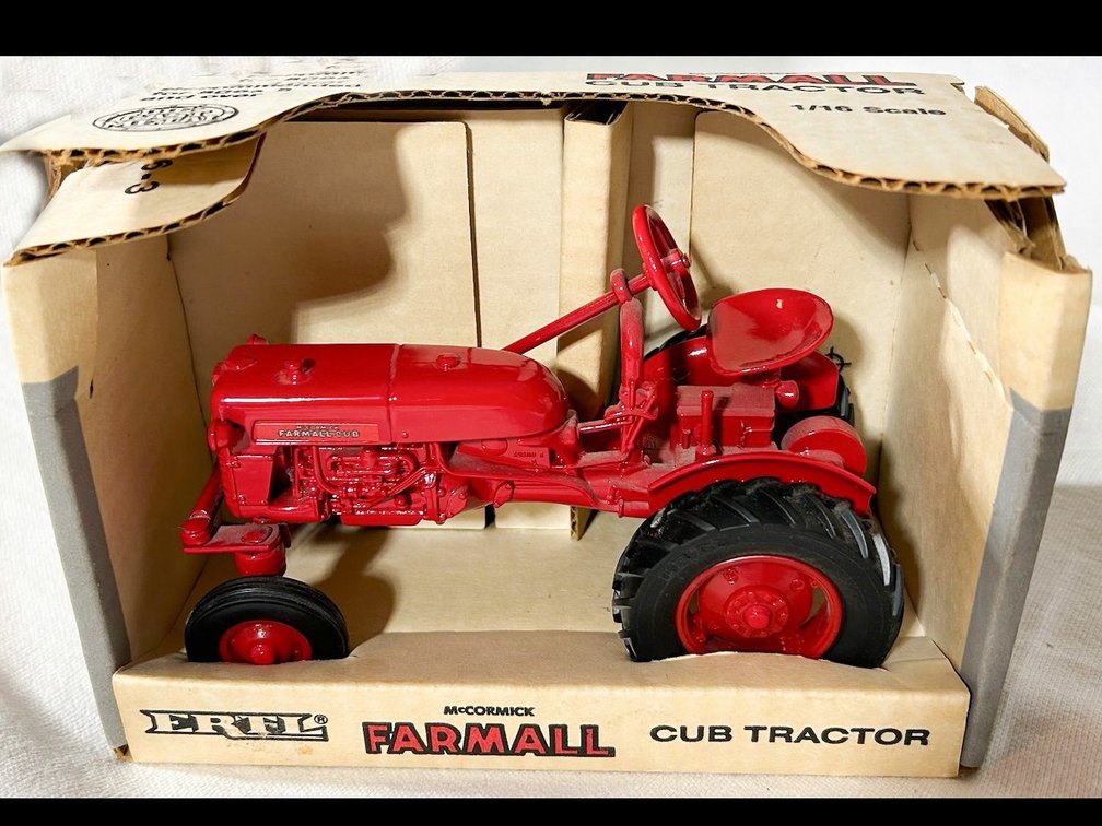 Farmall Cub