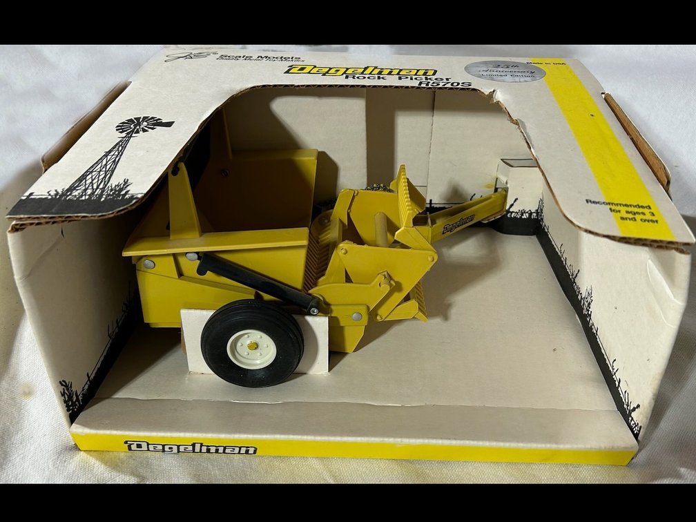 Degelman Rock Picker R570S