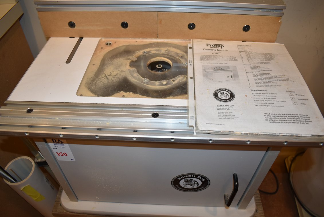 Bench Dog Cabinet/Table w/ Porter Cable Router