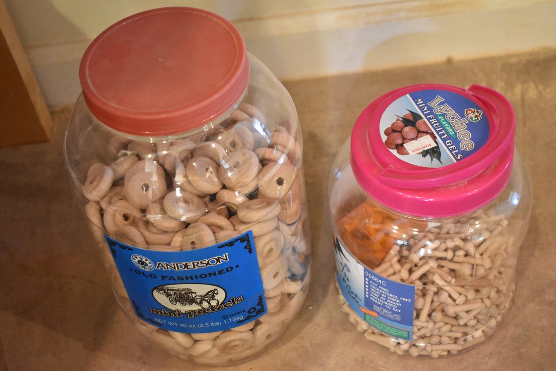 2 Containers Wood Wheels & Pegs