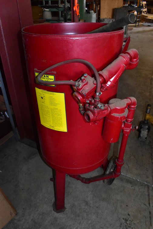 Titan Blast Cleaning Equipment - Sandblaster