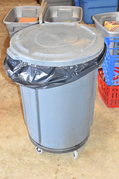 Brute Trash Can on Dolly Platform