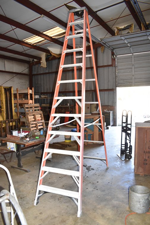 12' Husky Ladder