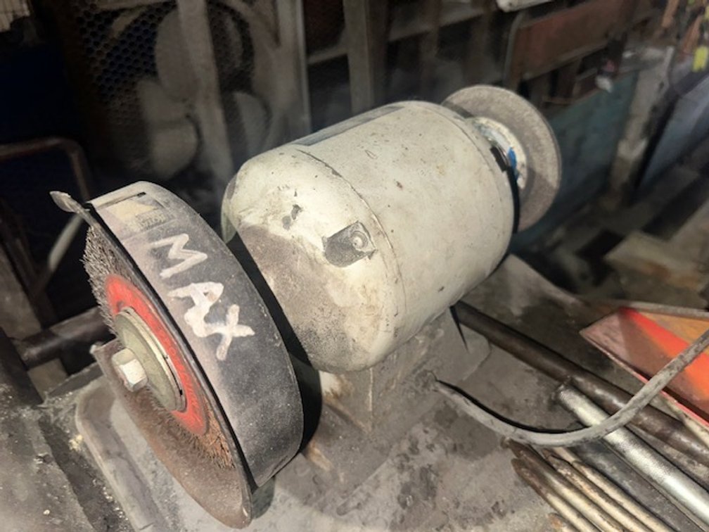 Bench Top Grinder & Wire Brush