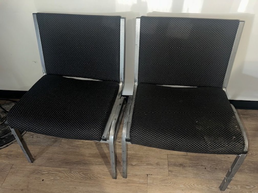 5 Lounge Chairs