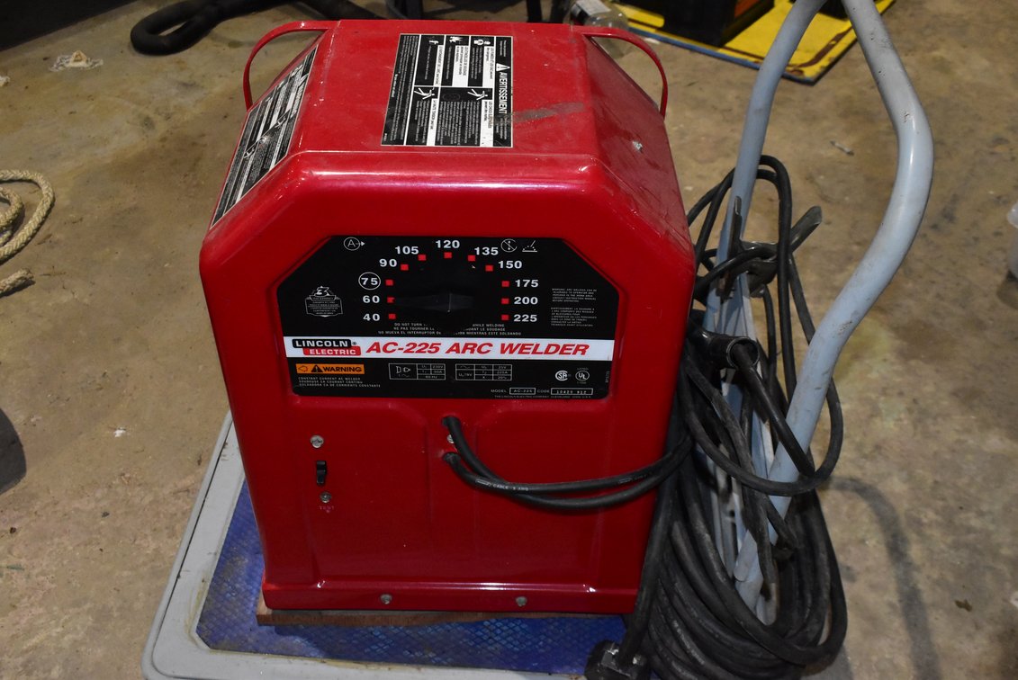 Lincoln Electric AC-225 Arc Welder w/ Leads on Cart