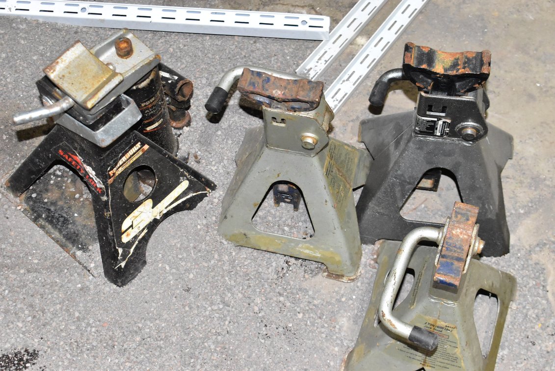 4 Jack Stands