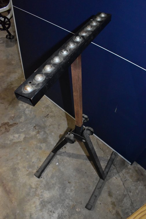 Roller Ball Stand