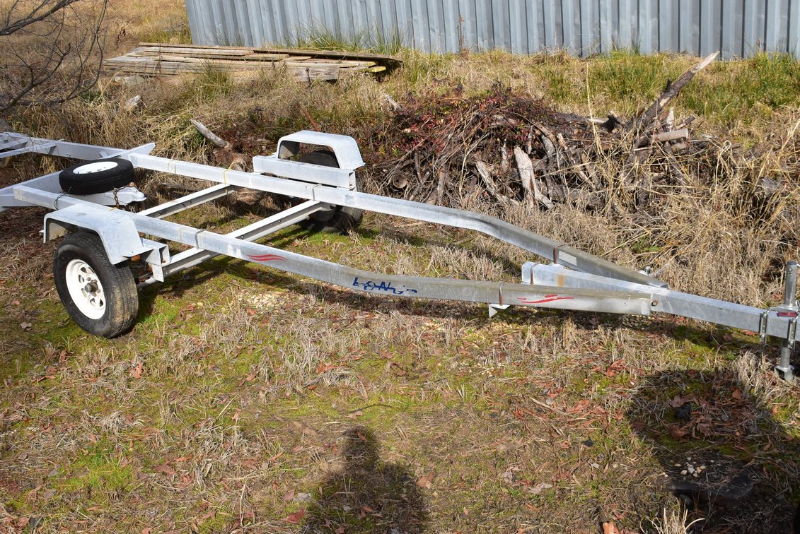 Single Axle Trailer - NO Title