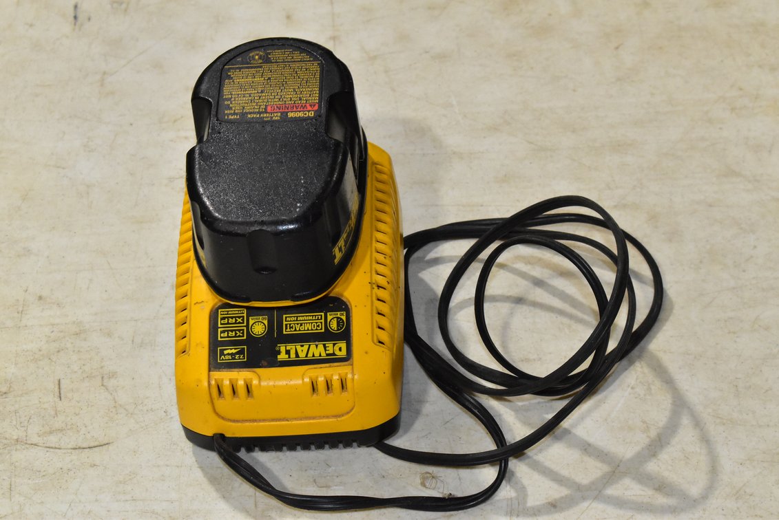 DeWalt 18V Battery and Charger