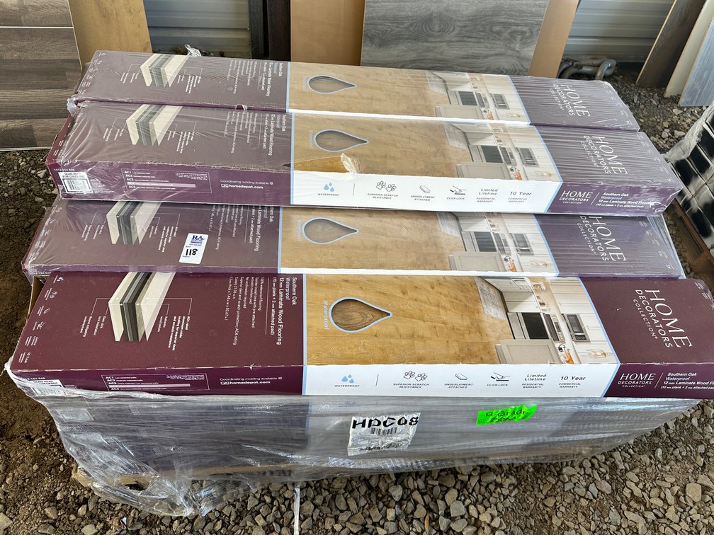 463 Sq. Ft. Home Decorators Planks Color: Southern Oak