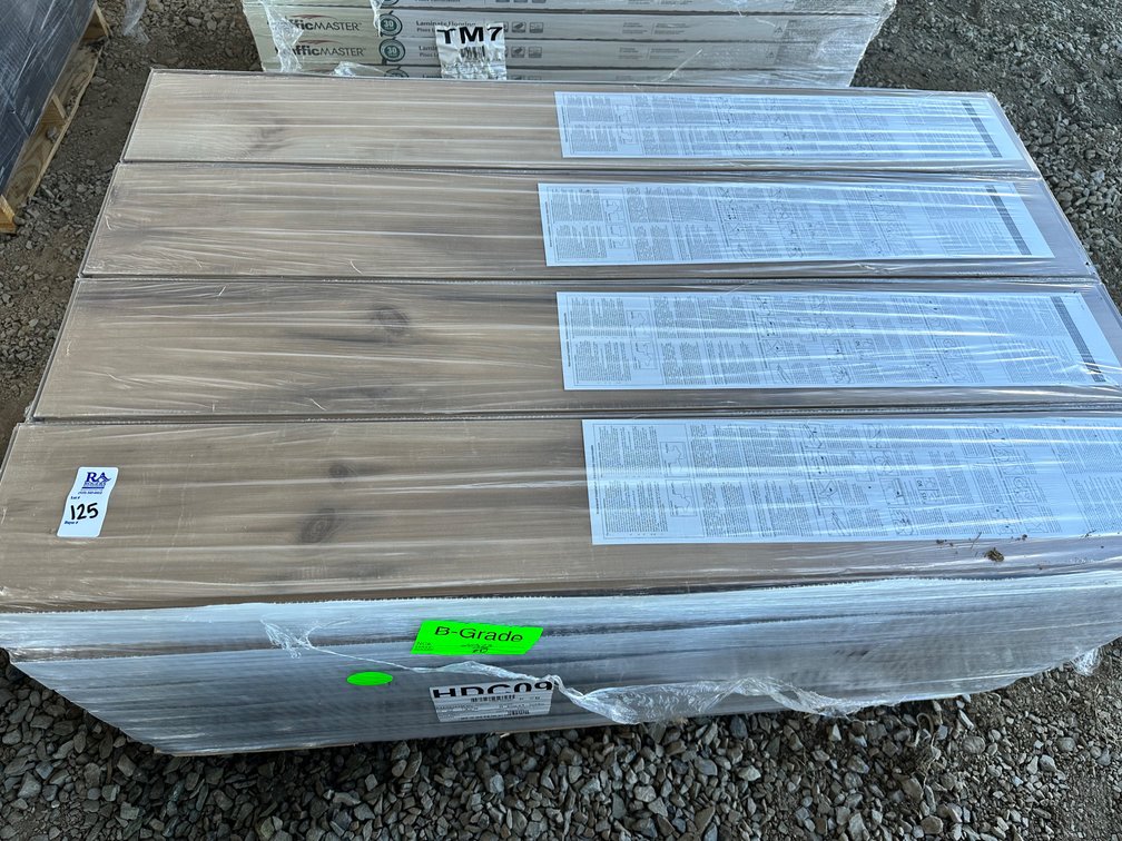 505 Sq. Ft. HDC Planks Planks Color: Pinehurst