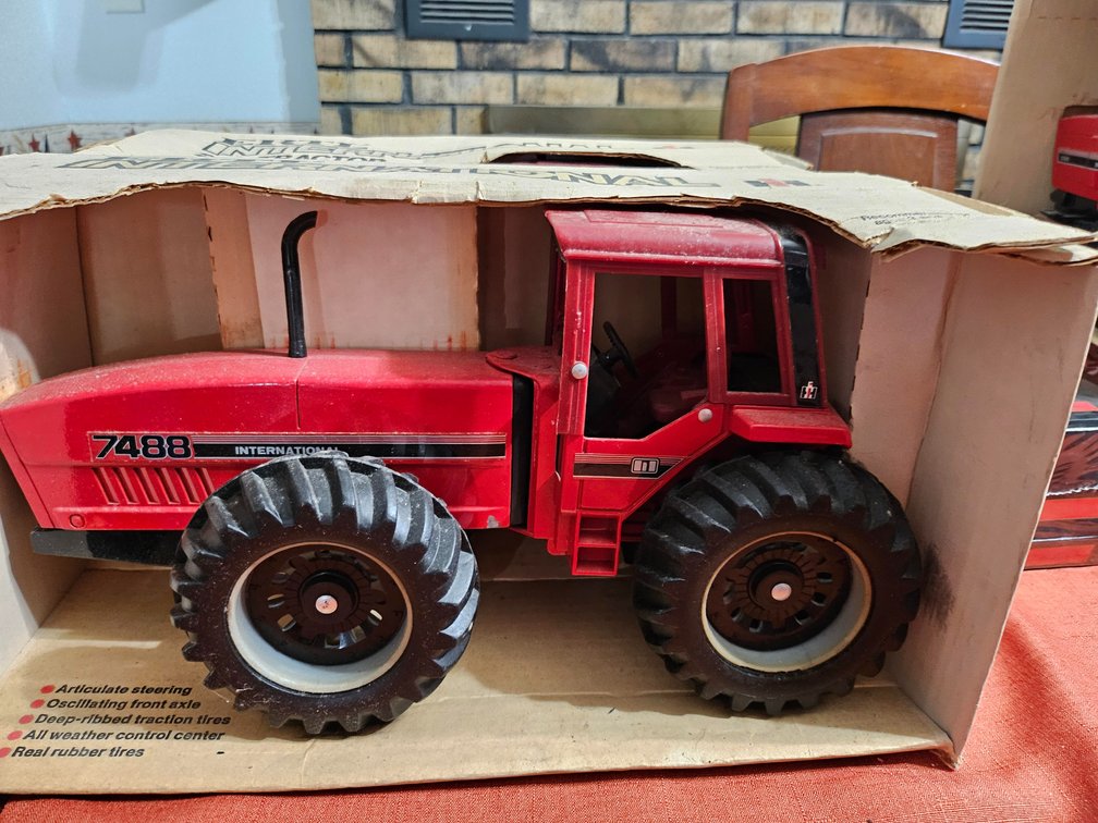 7488 International Tractor