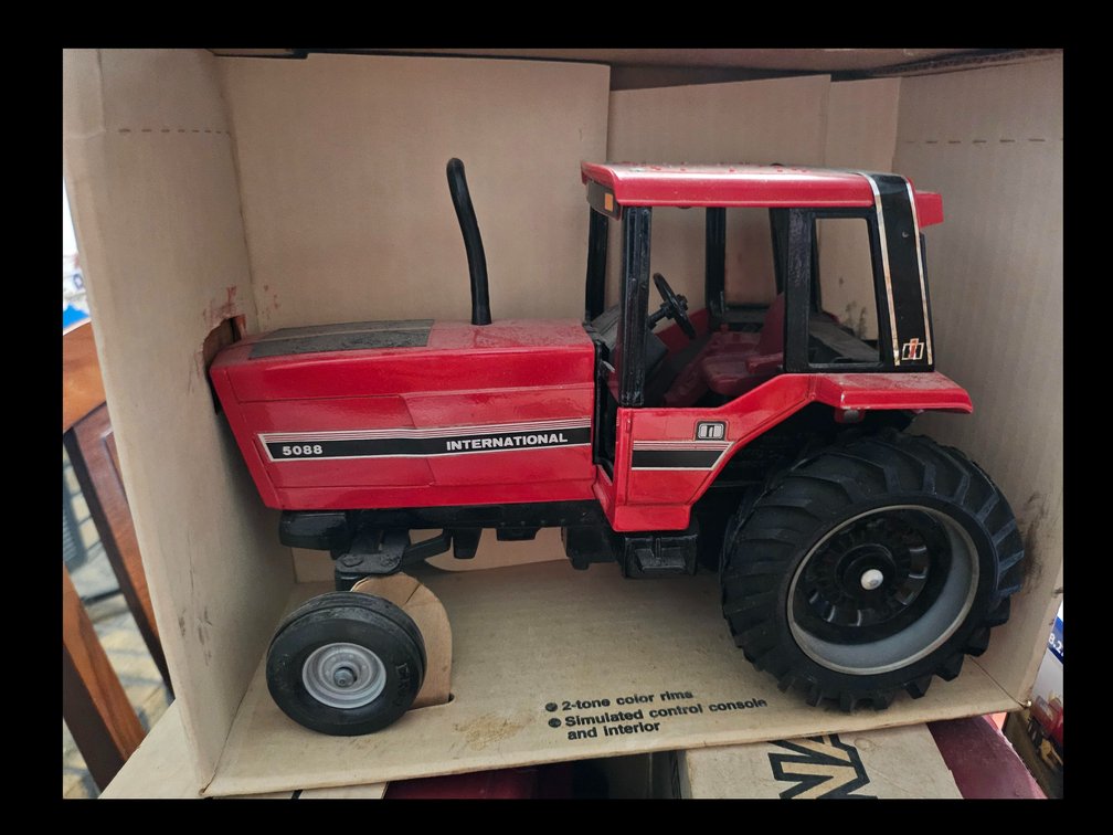 5088 International Tractor