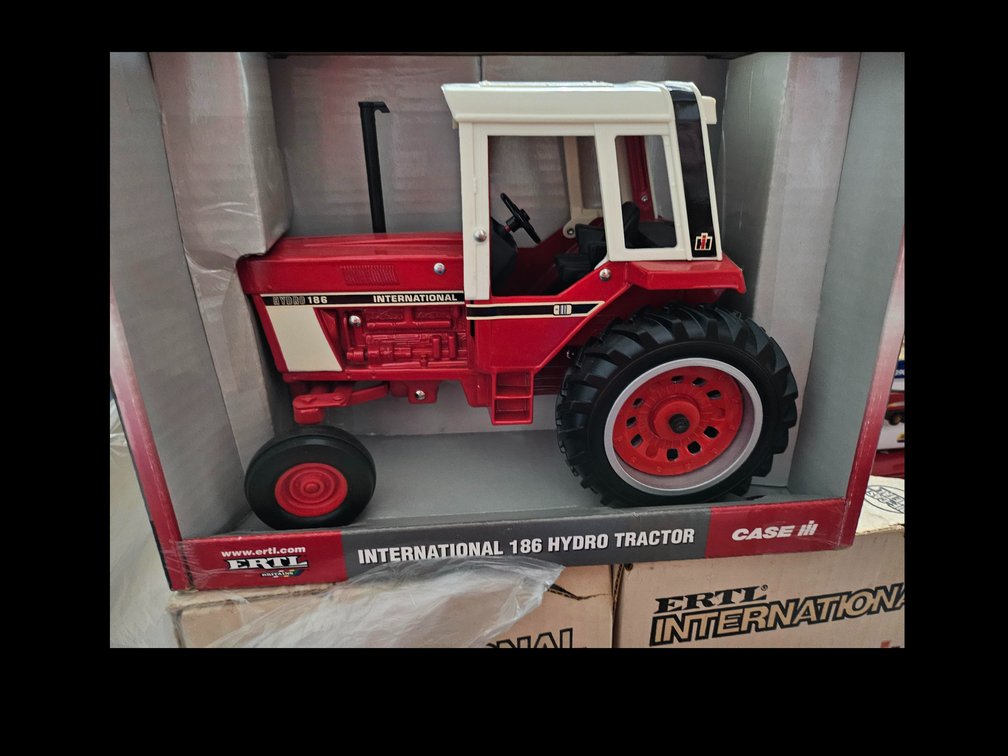 186 Hydro International Tractor