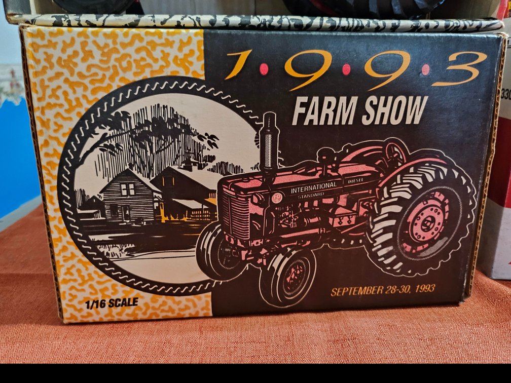 International I-D9