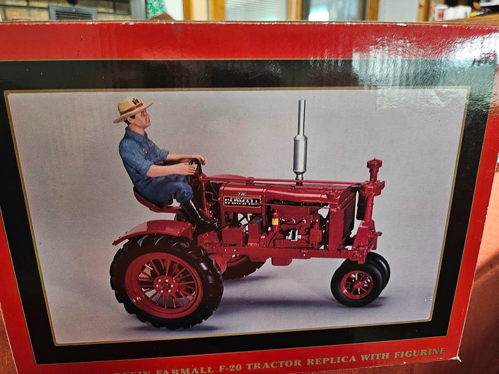 Samuelson Family Farmall F-20