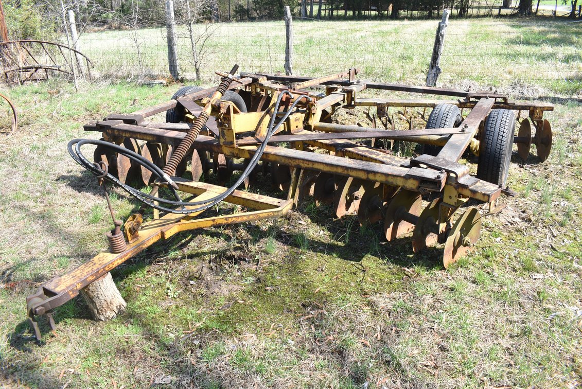 Taylor-Way Wheel Mounted Tandem Harrow w/ Manual