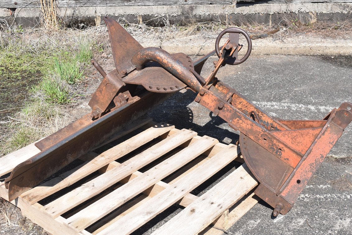 6' Allis-Chalmers Scrape Blade w/ Manual
