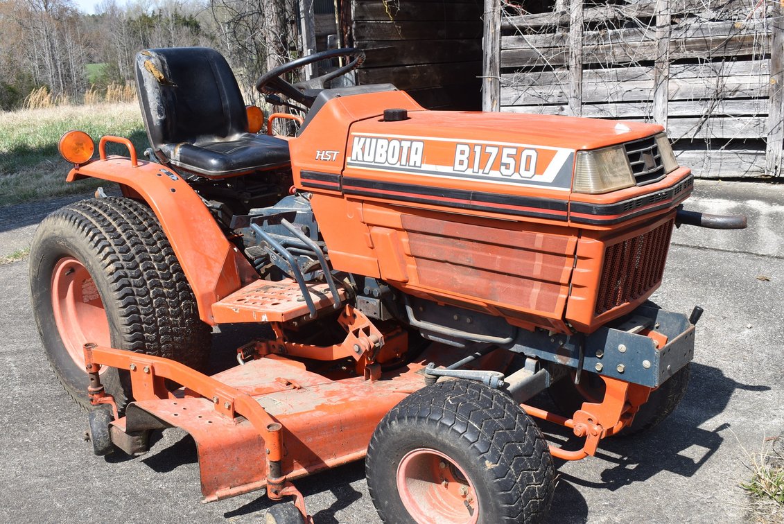 Kubota B1750 HST w/ 5' Rotary Mower w/ Manual