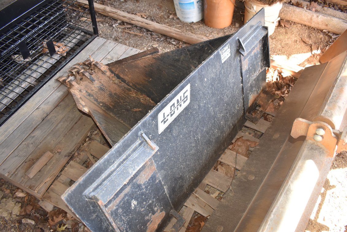Long Quick-Attach Stump Bucket