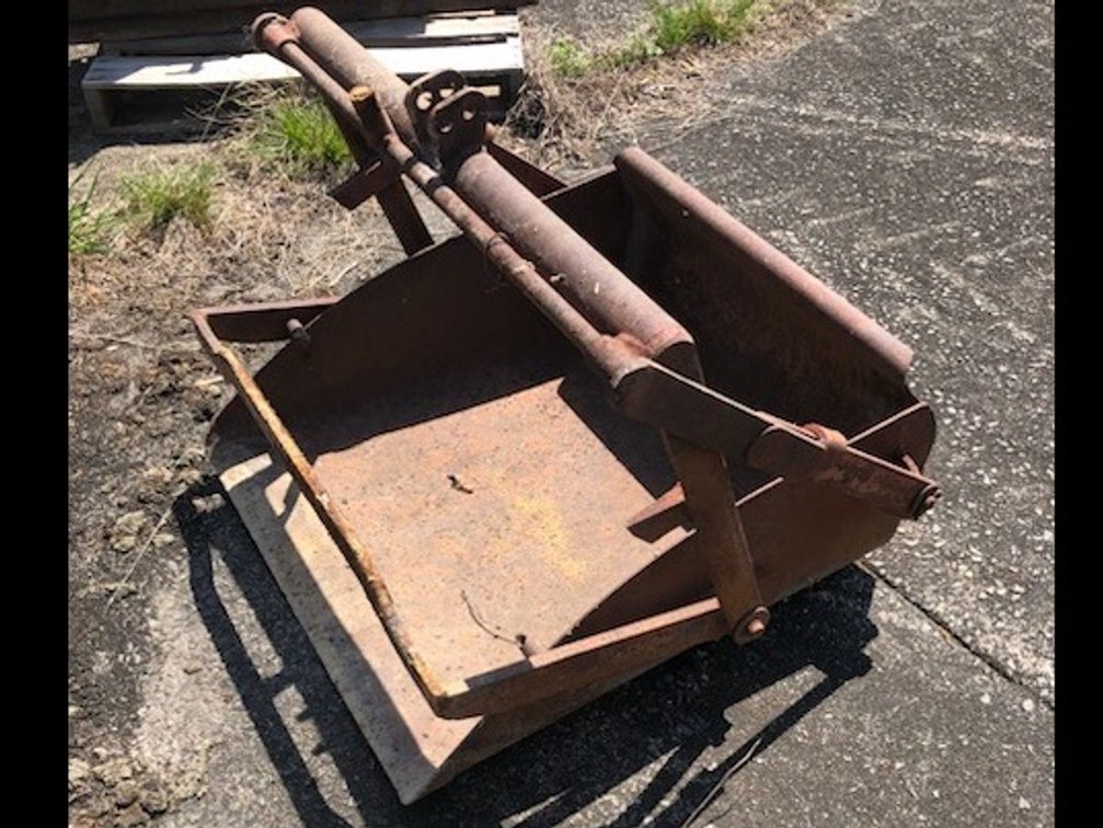 Dearborn Scoop Pan